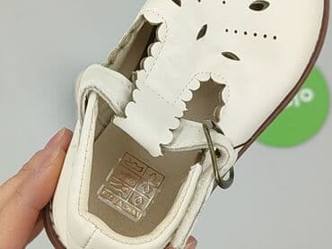 Дитячий світ: Взуття для немовлят, 23, стан - Ідеальний на lalafo.pl — 7 Дитячий світ: Взуття для немовлят, 23, стан - Ідеальний — 7