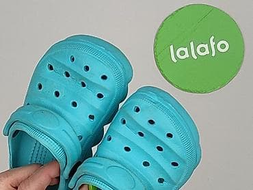 basic tees h: Sandałki 21, Używany — 6