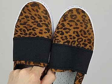 slip on 34: Clarks, Sneakersy damskie, rozmiar 37 — 7