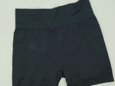 krótkie spodenki i czarne adidasy: Workout, Shorts for women, size XL — 1