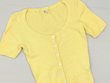 t shirty z czerwonem napisem: Cropp, Women`s T-shirt, size M (EU 38) — 1