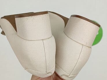 kapcie z mikolajem: Półbuty damskie, rozmiar 37 — 7