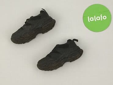 basic tops h m: Sport shoes Reserved, 23, Used — 3