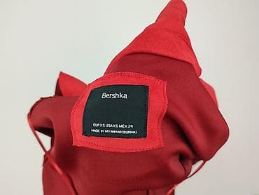 czerwony plaszcz: Bershka, Płaszcz damski, rozmiar XS — 4
