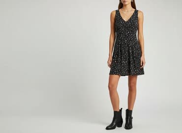 czarne sukienki na wesele dla puszystych: Sukienka damska, rozmiar L — 7