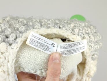 rajstopy z napisem calzedonia: Czapka, C&A, stan - Bardzo dobry — 5