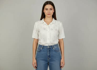 zwiewne bluzki: Bluzka damska, rozmiar S — 1