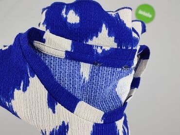 bluzki z odcieciem pod biustem: Bluzka damska, rozmiar S — 4