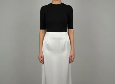 satynowe spódnice z rozcięciem: Women`s skirt, size M — 1