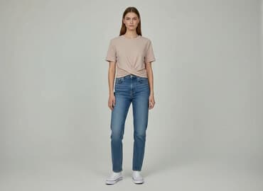 bluzka z przekładanym dekoltem: Divided, Women`s T-shirt, size M — 1