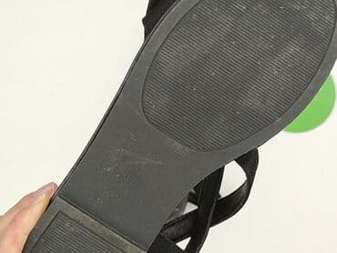 czarne sandały z pomponami: Sandals for women, size 41 — 4
