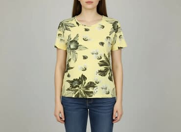 c a yessica t shirt: Women`s T-shirt, size M — 7