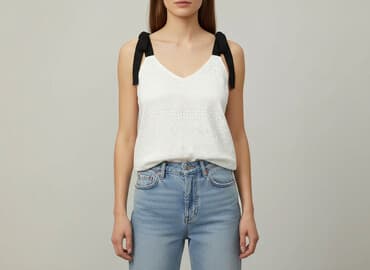 bluzki damskie z aplikacjami: Top Secret, Bluzka damska, rozmiar M — 1