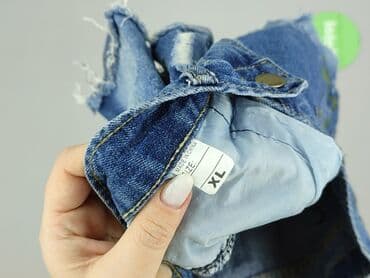 krótkie spodenki i nogi z cellulitem: Szorty damskie, XL — 4