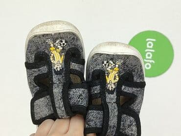 top sportowy: Buty sportowe 25, Używany — 5