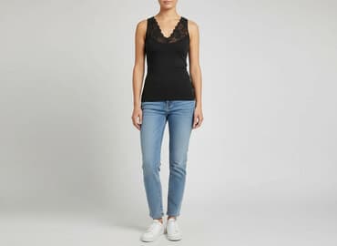 bluzka z dużym dekoltem: Women`s T-shirt, size S — 1