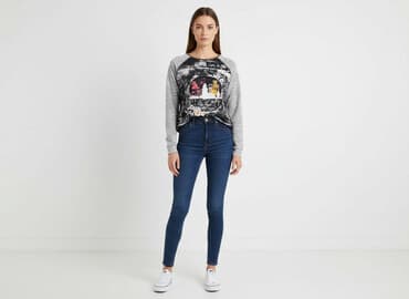 moschino bluzka damska: Bluza damska
, rozmiar S — 7