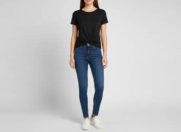 czarne t shirty damskie z dekoltem: Women`s T-shirt, size S — 1