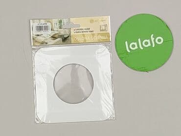 Home & Garden: Biała osłona ścienna, zaprojektowana w kwadratowym kształcie z — 2