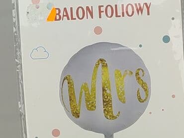 Домашній декор: Foliowy balon w kolorze srebrnym z napisem "Mrs" w złotym brokacie — 3