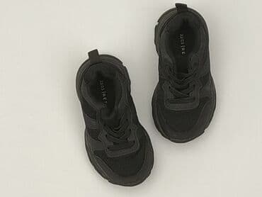 basic tops h m: Sport shoes Reserved, 23, Used — 1