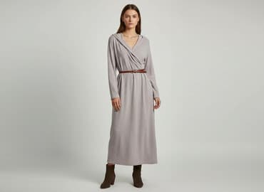 czapka zimowa z daszkiem i nausznikami: Sukienka damska, rozmiar M — 1