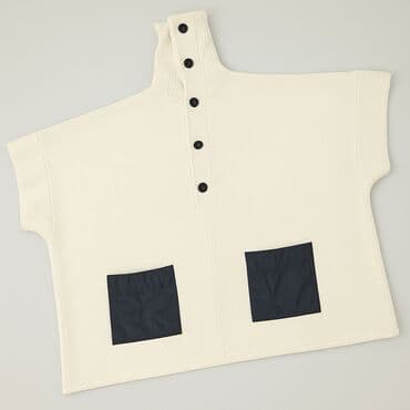 kurtki zimowe damskie wyprzedaż mohito: By Malene Birger, Ponczo damskie, rozmiar One size — 2