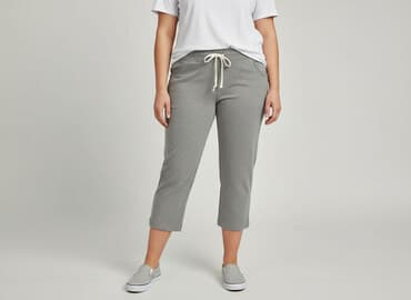 spodnie dresowe dla puszystych: Spodnie 3/4 damskie, rozmiar 2XL — 1