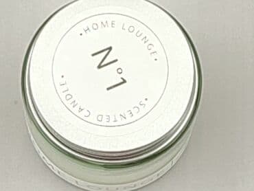 Świeca zapachowa Home Lounge w szklanym słoiku z metalową nakrętką