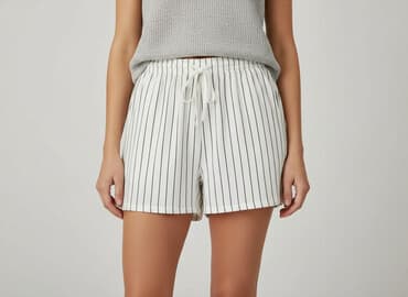 krótkie spodenki z wysokim stanem w paski: Imię, Szorty damskie, rozmiar S — 1