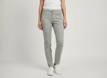 krótkie spodenki w pracy a bhp: Spodnie materiałowe damskie, rozmiar L — 7