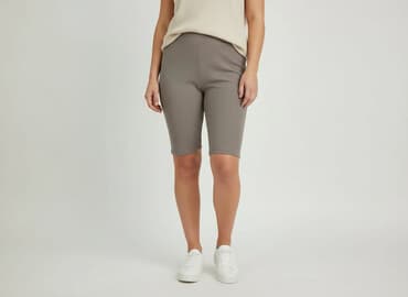 dopasowane krótkie spodenki damskie: Sinsay, Spodnie 3/4 damskie, rozmiar 2XL — 1