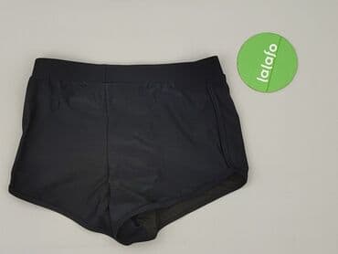 krótkie spodenki i czarne adidasy: Shorts for women, size XS — 4