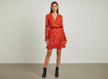 sukienki na boże narodzenie: Sukienka damska, rozmiar M — 1