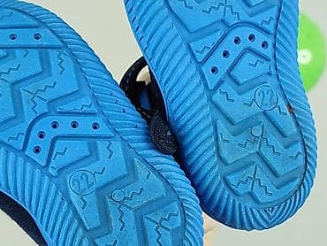 robot zabawkowy: Buciki niemowlęce, 22, stan - Bardzo dobry — 4