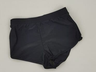 krótkie spodenki i czarne adidasy: Shorts for women, size XS — 2