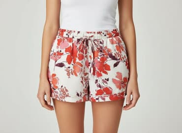 krótkie spodenki damskie z niskim stanem: Secret Possessions, Szorty damskie, rozmiar XS — 1