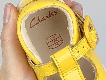 buty sizer: Baby shoes, Clarks, 19, condition - Very good — 7
