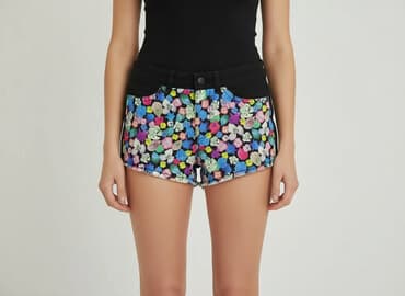krótkie spodenki z kokardą: Szorty damskie, rozmiar S — 5