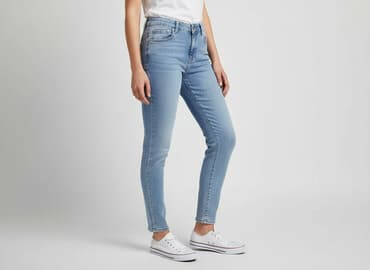 jeansy ze średnim stanem: Jeansy damskie, rozmiar S — 7