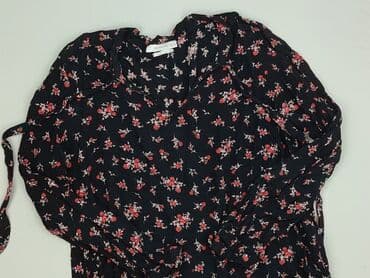 Ubrania damskie: Bluzka damska, rozmiar S — 1