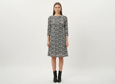 czarna sukienka z rozszerzanymi rękawami: Women`s dress, size S — 1