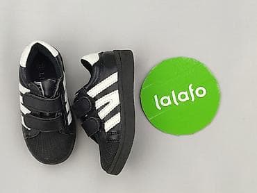 ubrania ca: Buty sportowe 23, Używany — 3