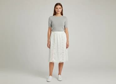 pod spódniczką: Spódnica damska, rozmiar S — 1