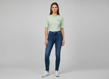 spongebob ubrania: Reserved, Women`s T-shirt, size S — 1