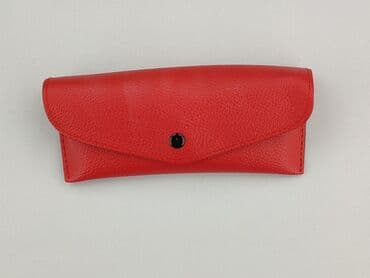 czapka zimowa ursus: Etui na okulary – czerwone, zapinane na zatrzask - Materiał: skóra — 1