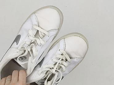 levis t shirt basic: Nike, Sneakersy dla mężczyzn, rozmiar 40.5 — 5