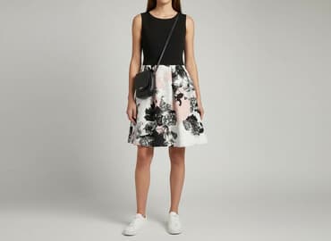 elegancka sukienka z szyfonowymi rękawami: Sukienka damska, rozmiar S — 1