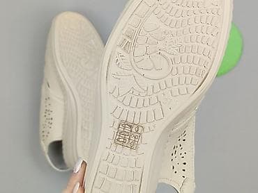 biale klapki sinsay: Sandały damskie, rozmiar 37 — 4