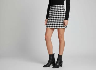 spódnico spodenki w pepitke: Women`s skirt, size S — 1